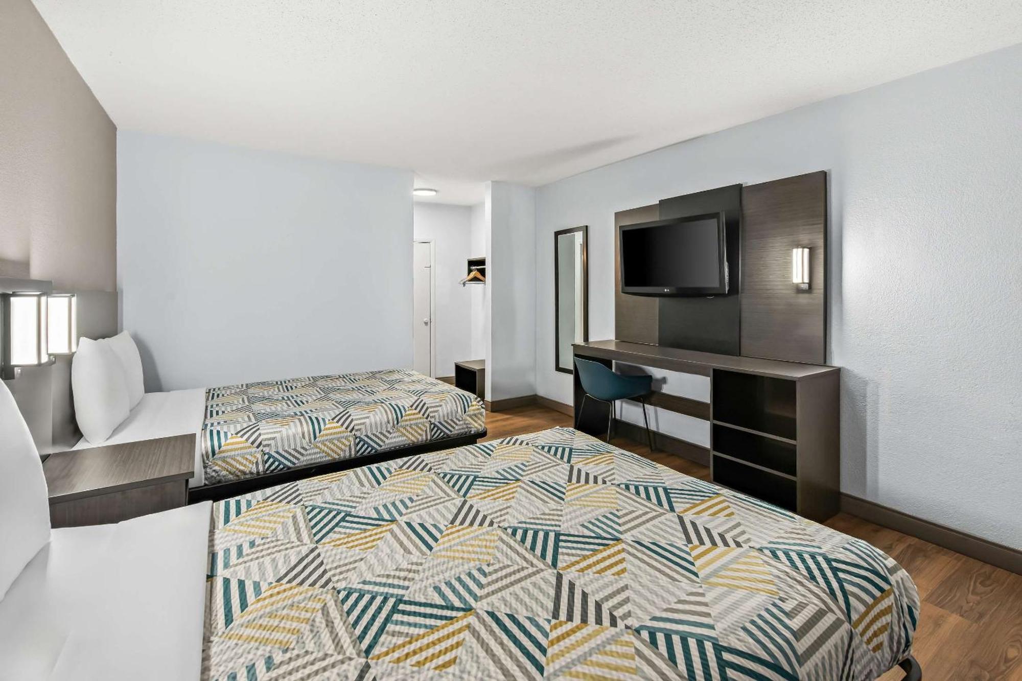 Motel 6 Lester - Philadelphia Airport Exterior photo
